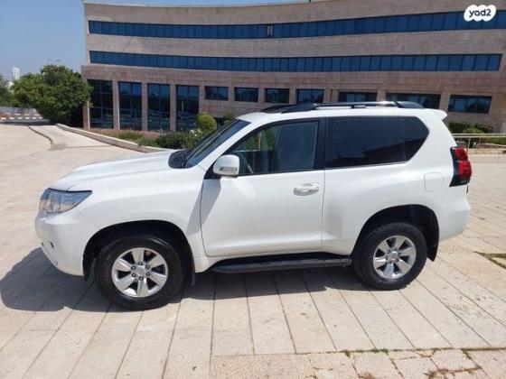 טויוטה לנד קרוזר קצר 4X4 Luxury SWB אוט' 3 דלתות דיזל 2.8 (204 כ''ס) דיזל 2021 למכירה בחולון