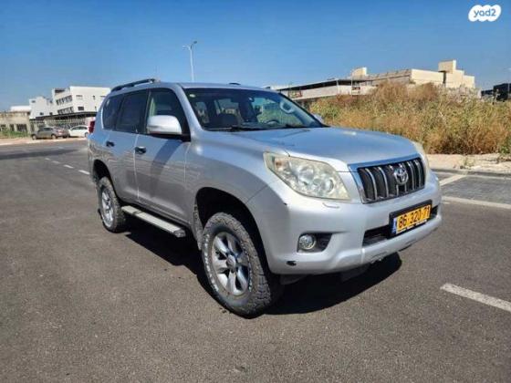 טויוטה לנד קרוזר ארוך 4X4 Luxury אוט' דיזל 7 מק' 3.0 (173 כ''ס) דיזל 2010 למכירה בעפולה