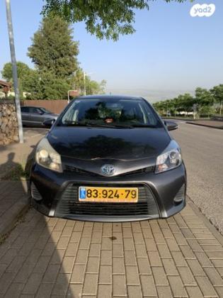 טויוטה יאריס הייבריד Hybrid אוט' 1.5 (74 כ''ס) בנזין 2012 למכירה בנתניה