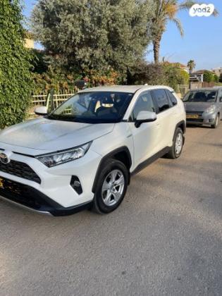 טויוטה RAV4 הייבריד E-xperience הייבריד 5 דל' אוט' 2.5 (178 כ''ס) בנזין 2019 למכירה בפרדס חנה כרכור