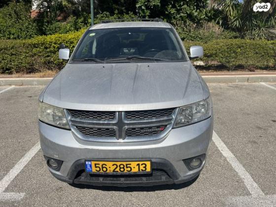 דודג' ג'רני SE אוט' 7 מק' 2.4 (168 כ"ס) בנזין 2012 למכירה בנס ציונה