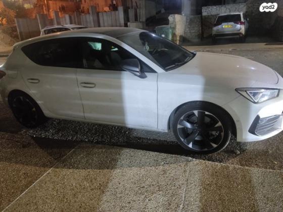 קופרה לאון E180 245 אוט' 1.4 (150 כ''ס) היברידי חשמל / בנזין 2023 למכירה בבית ג'ן