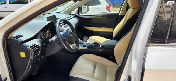 לקסוס NX 4X4 NX200T Premium אוט' 2.0 (238 כ"ס) בנזין 2017 למכירה בתל אביב יפו