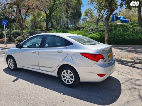 יונדאי i25 Inspire אוט' 1.6 (124 כ"ס) בנזין 2012 למכירה בחולון