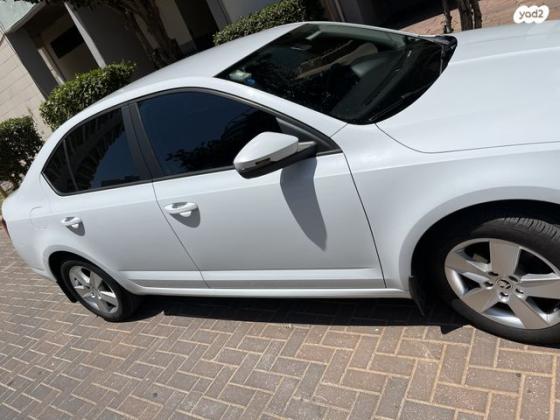 סקודה אוקטביה Ambition אוט' 1.2 (110 כ"ס) בנזין 2016 למכירה בחיפה