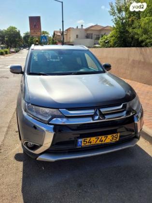מיצובישי אאוטלנדר 4X4 Elite אוט' 7 מק' 2.0 (150 כ"ס) [2015 ואילך] בנזין 2016 למכירה בגן יבנה
