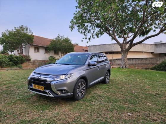 מיצובישי אאוטלנדר Instyle אוט' 7 מק' 2.0 (150 כ"ס) בנזין 2021 למכירה בגן שלמה