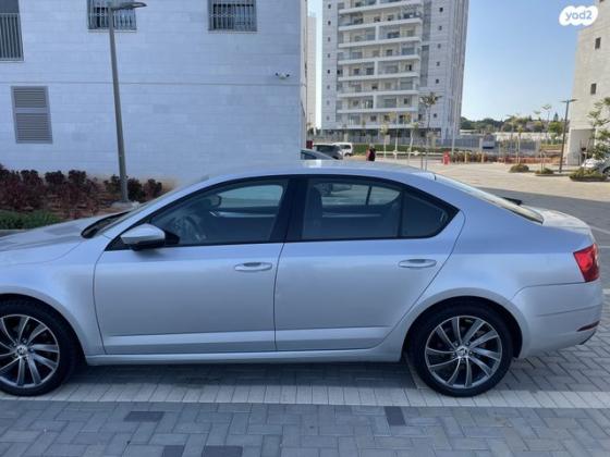 סקודה אוקטביה Ambition אוט' 1.0 (115 כ"ס) בנזין 2018 למכירה בראשון לציון