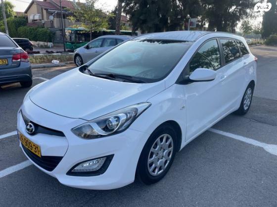 יונדאי i30CW a בנזין 2014 למכירה ברחובות