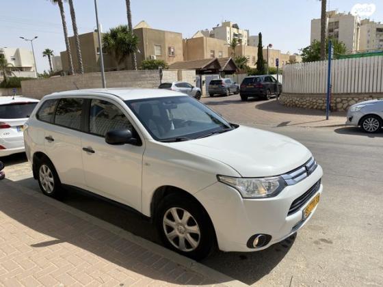 מיצובישי אאוטלנדר Invite ידני 5 מק' 2.0 (150 כ''ס) בנזין 2015 למכירה בבאר שבע