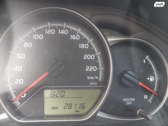 טויוטה יאריס Sky אוט' 1.3 (99 כ"ס) בנזין 2015 למכירה במבשרת ציון