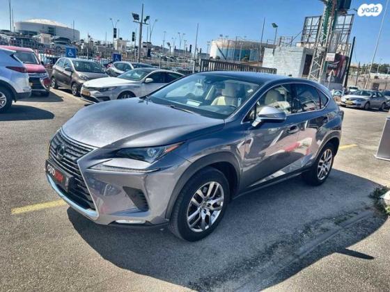 לקסוס NX NX300H Premium FWD הייבריד אוט' 2.5 (155 כ''ס) בנזין 2021 למכירה בתל אביב יפו