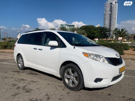 טויוטה סיינה LE אוט' 3.5 (0 כ''ס) בנזין 2011 למכירה בנתניה