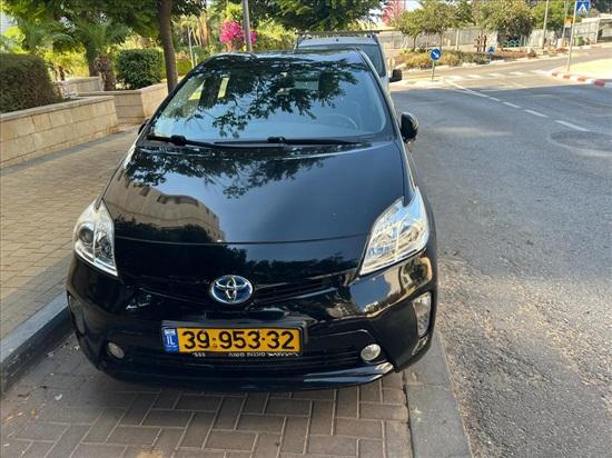 טויוטה פריוס C הייבריד בנזין 2015 למכירה בתל אביב תל ברוך