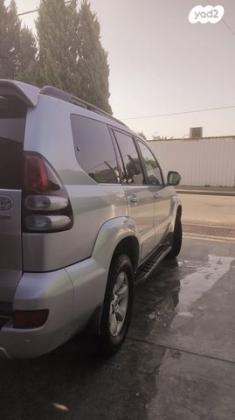 טויוטה לנד קרוזר ארוך 4X4 Luxury אוט' 8 מק' 4.0 (250 כ''ס) בנזין 2006 למכירה בחורה