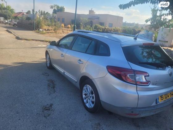 רנו מגאן אסטייט/ גראנד טור Expression אוט' דיזל 1.5 (110 כ''ס) דיזל 2013 למכירה בכנף