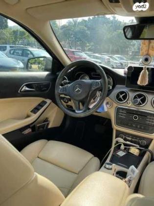 מרצדס GLA GLA200 Urban אוט' 1.6 (156 כ''ס) [2014-2017] בנזין 2016 למכירה בחולון