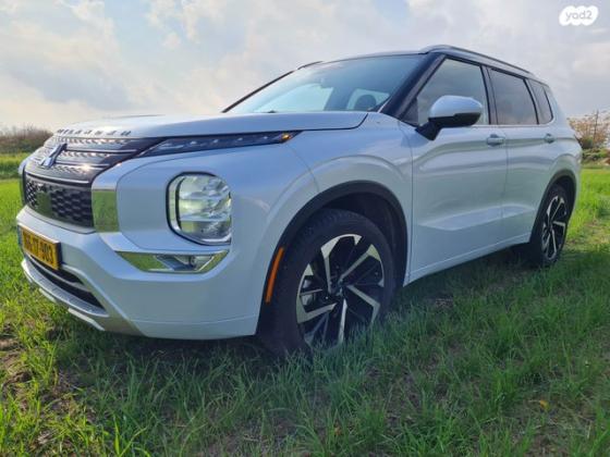 מיצובישי אאוטלנדר Luxury TTH אוט' 7 מק' 2.5 (181 כ"ס) בנזין 2022 למכירה בגן יבנה
