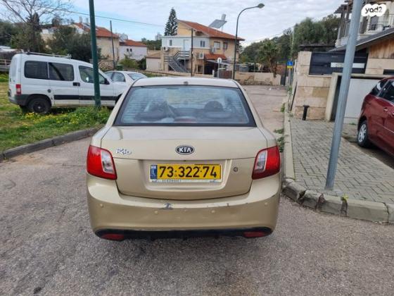 קיה ריו EX סדאן אוט' 1.4 (97 כ''ס) בנזין 2011 למכירה בנתניה