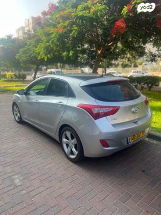 יונדאי i30 Premium אוט' 1.6 (135 כ''ס) בנזין 2013 למכירה בפתח תקווה
