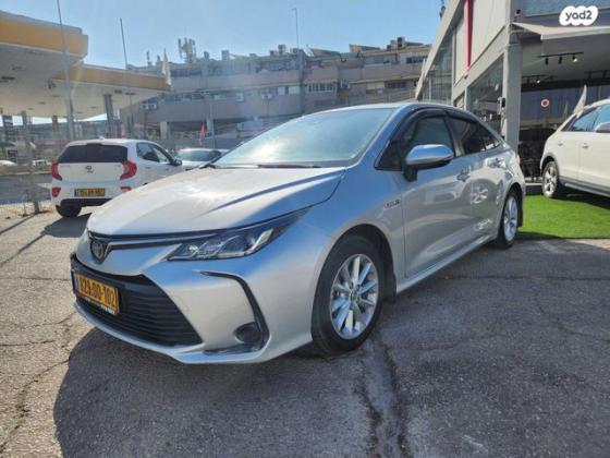 טויוטה קורולה הייבריד Sense סדאן אוט' 1.8 (98 כ''ס) בנזין 2022 למכירה בראשון לציון