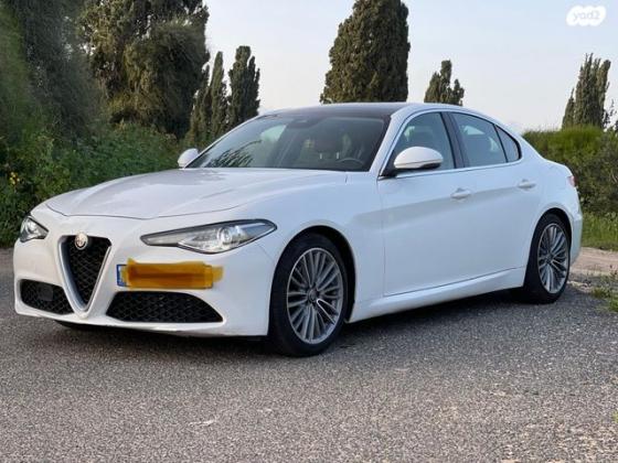 אלפא רומיאו ג'וליה Milano Speciale אוט' 2.0 (197 כ"ס) בנזין 2018 למכירה בתל אביב יפו