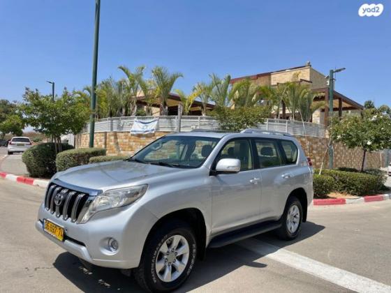 טויוטה לנד קרוזר ארוך 4X4 TS 60th אוט' דיזל 5 מק' 3.0 (190 כ''ס) דיזל 2011 למכירה בשוהם