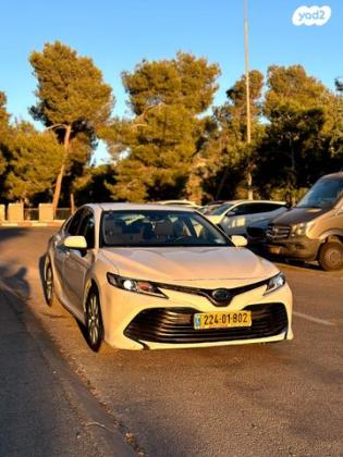 טויוטה קאמרי LE הייבריד אוט' 2.5 (178 כ''ס) בנזין 2020 למכירה בירושלים