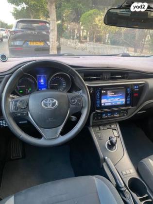 טויוטה אוריס הייבריד TS Sky סטיישן הייבריד אוט' 1.8 (99 כ"ס) בנזין 2016 למכירה בחולון