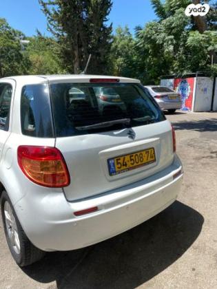 סוזוקי SX4 GLX-HB הצ'בק אוט' 1.6 (119 כ''ס) בנזין 2011 למכירה בקרית ביאליק