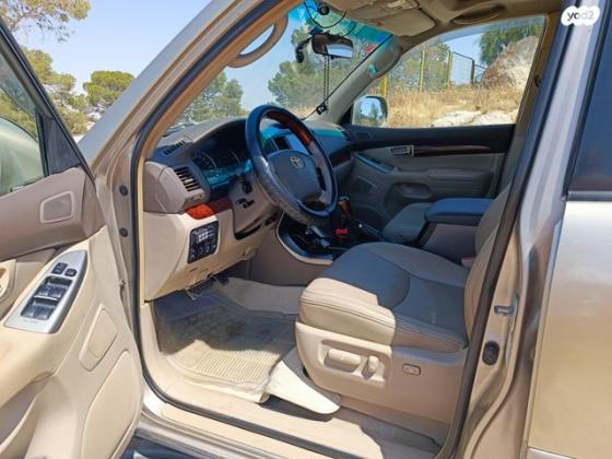 טויוטה לנד קרוזר ארוך 4X4 Luxury אוט' דיזל 8 מק' 3.0 (166 כ''ס) דיזל 2003 למכירה בירושלים