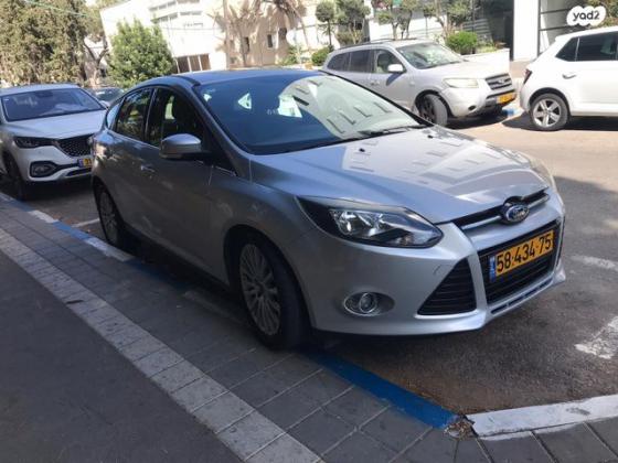 פורד פוקוס Titanium הצ'בק אוט' 2.0 (170 כ''ס) בנזין 2012 למכירה בחיפה