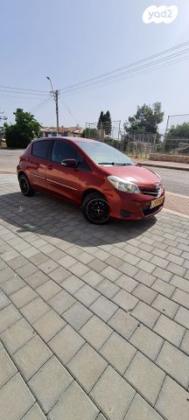 טויוטה יאריס Style אוט' 1.3 (99 כ"ס) בנזין 2013 למכירה בעפולה