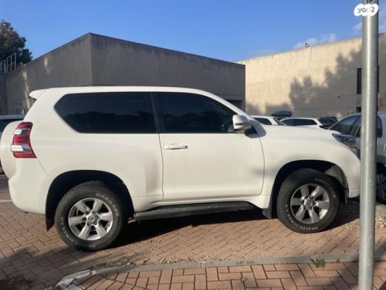 טויוטה לנד קרוזר קצר 4X4 Luxury אוט' דיזל 3.0 (190 כ''ס) דיזל 2015 למכירה במזכרת בתיה
