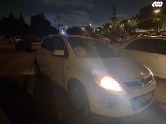 יונדאי i20 Inspire אוט' 1.4 (100 כ"ס) [2009-2015] בנזין 2011 למכירה בהרצליה