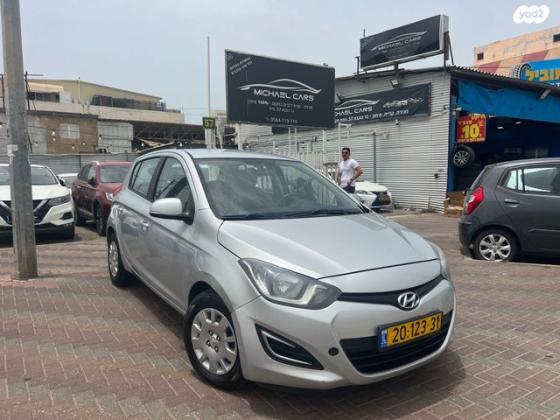 יונדאי i20 Insight אוט' 1.4 (100 כ"ס) בנזין 2014 למכירה בפתח תקווה