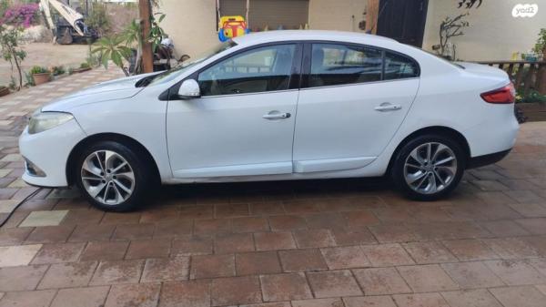 רנו פלואנס Privilege אוט' דיזל 1.5 (110 כ''ס) דיזל 2015 למכירה בפורת