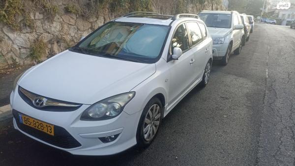 יונדאי i30CW Inspire סטיישן אוט' 1.6 (126 כ''ס) בנזין 2012 למכירה בחיפה