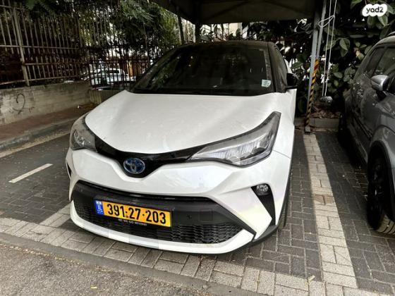 טויוטה C-HR Chic Plus הייבריד אוט' 1.8 (98 כ''ס) בנזין 2023 למכירה בחולון