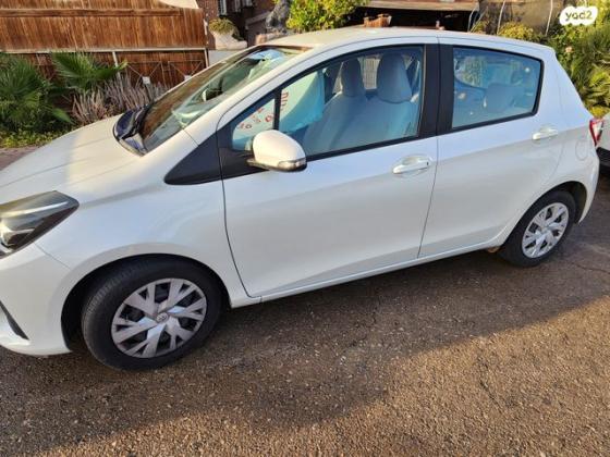 טויוטה יאריס Style אוט' 1.5 (112 כ"ס) בנזין 2017 למכירה באילת