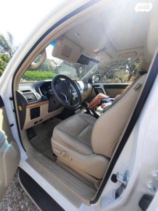 טויוטה לנד קרוזר ארוך Sahara אוט' 7 מק' דיזל 5 דל' 2.8 (204 כ"ס) דיזל 2021 למכירה במודיעין מכבים רעות