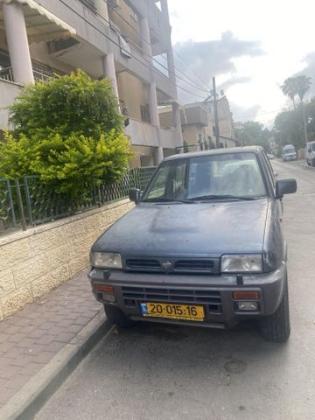 ניסאן טראנו ארוך 4X4 ידני 2.4 (124 כ''ס) בנזין 1996 למכירה ברמלה