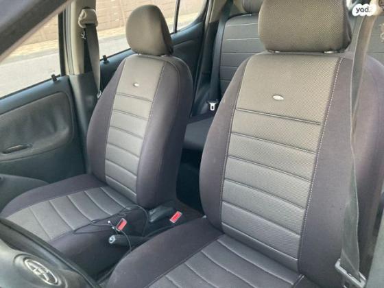 טויוטה יאריס Sol אוט' 1.3 (87 כ''ס) בנזין 2004 למכירה בכפר סירקין