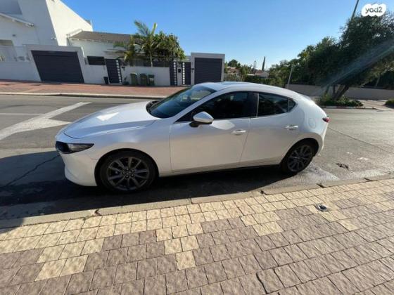 מאזדה j Spirit הצ'בק אוט' 2.0 (165 כ''ס) בנזין 2021 למכירה ברחובות