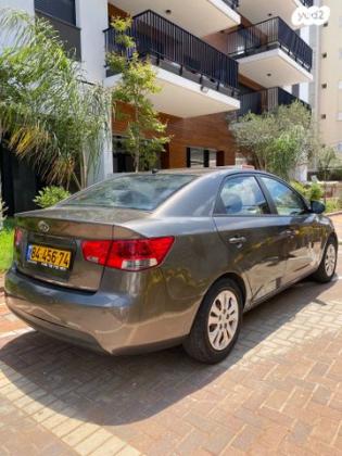 קיה פורטה LX אוט' 1.6 (126 כ"ס) בנזין 2011 למכירה בפתח תקווה