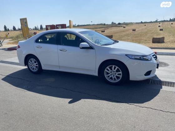 הונדה אקורד Luxury אוט' 2.0 (156 כ''ס) בנזין 2013 למכירה בגדרה