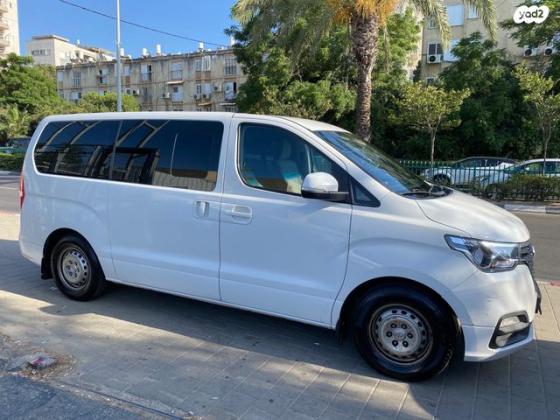 יונדאי H1 I800 מיניבוס אוט' דיזל 8 מק' 2.5 (170 כ''ס) דיזל 2019 למכירה בחדרה