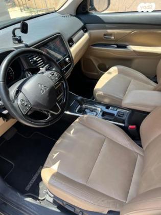 מיצובישי אאוטלנדר Premium אוט' 7 מק' 2.0 (150 כ''ס) בנזין 2021 למכירה בבן שמן