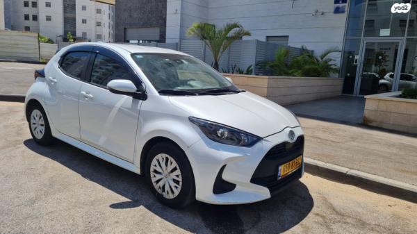 טויוטה יאריס Style אוט' 1.5 (125 כ"ס) בנזין 2021 למכירה בחולון