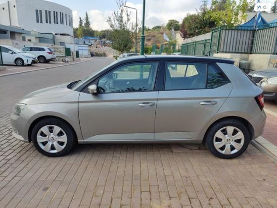 סקודה פאביה Ambition אוט' 1.2 (110 כ''ס) בנזין 2016 למכירה ביקיר